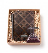 Kişiye Özel Modern Masaüstü Hediye Seti (Defter & Kalem & Newton Denge Topu 9x8 cm)