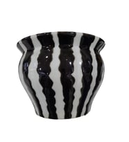 Benim Evim Siyah Beyaz Vazo Saksı Çizgi Desenli 28cm ağız, 18cm taban, 22cm yükseklik Seramik