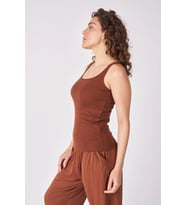 Kadın %100 Pamuklu Geniş Askılı Tişört (Koyu Kahve)
