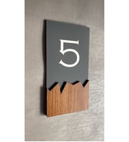 Wooden Serisi Dikey Kapı Numarası