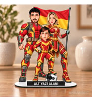 Kişiye Özel 3 Kişilik Sarı Kırmızı Aile Süper Karikatürlü 18 cm MDF Masaüstü Biblo - Futbol Temalı Hediye Futbol Severlere ve Spor Tutkunlarına Hediye