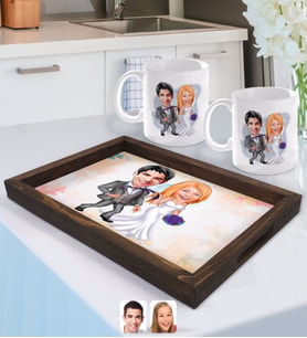 BK Gift Kişiye Özel Evleniyoruz Karikatürlü Doğal Ahşap Tepsi ve 2’li Kupa Bardak Seti-6