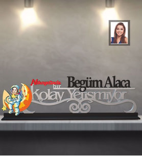 Kişiye Özel Uzay Karikatürlü Kolay Yetişmiyor Ahşap Biblo Bayan-1
