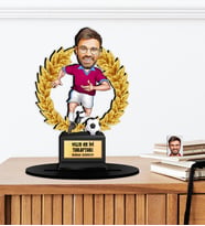 Kişiye Özel Karikatürlü Yılın Taraftarı - Başlığını Belirle Ahşap Oscar - Masaüstü Biblo