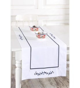 Beyaz Buldan Keteni Lacivert Biyeli Zarif İşlemeli 50x130 cm Runner (Beyaz - Lacivert)