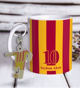 BK Gift Kişiye Özel Sarı-Kırmızı Tasarımlı Kupa Bardak ve Formalı Metal Anahtarlık Hediye Seti Model 2