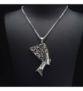 570 Nefertiti Gümüş Kolye