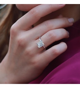 Emerald Kesim 3,87 Karat Tek Taş Model Sky Diamond Yüzük