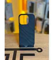 iPhone 15 Pro Uyumlu Kaymaz Tırtıklı Dokulu Mat Kılıf (Siyah)