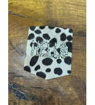 10X8 CM ÜTÜ İLE YAPIŞAN HELLO YAZILI ARMA CEP APLİKE DİKİŞ AKSESUARI (Kahverengi)