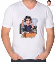 BK Gift Kişiye Özel Erkek Radyocu Karikatürlü V Yaka Tişört-1 (Beyaz)