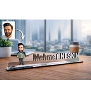 Kişiye Özel Emlak Danışmanı Karikatürlü 30 cm Ayna Pleksi Masaüstü İsimlik - Emlak Danışmanı Hediyesi İş Arkadaşına ve Meslek Sahibine Hediye