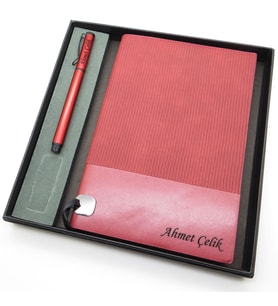 Signator® Codex  N143 Kişiye Özel Defterli Set - İsme Özel Kırmızı Kalem + İsme Özel Kırmızı Defter  İsme Özel Kutusunda Hediyelik Set (Karışık)