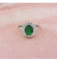 925 Ayar Gümüş Oval Yeşil Zircon Taşlı Tektaş Yüzük