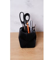MODERN  Masaüstü Kalemlik  Ofis Dekorasyonu  Çalışma Masası  11x11x10 cm (Siyah)