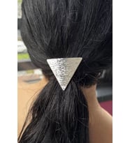 Caş Dekorasyon Gümüş Renk Üçgen Metal Detaylı Lastik Toka