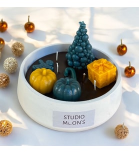 Studio Moon's Sandal Ağacı Kokulu Noel Masalı Mum