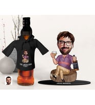 BK Gift Kişiye Özel Karikatürlü 3D Ahşap Biblo ve Siyah Mini İçki Şişesi Tişörtü Hediye Seti, Arkadaşa Hediye, Sevgiliye Hediye-9