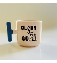 Kişiye Özel Olsun Senin G*tün Güzel Baskılı Mavi Kulplu T Kupa (Beyaz)