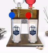 BK Gift Kişiye Özel Renkli Baskılı Denizci Tasarımlı İkili Vodka Bardağı ve Çift Musluklu Doğal Ahşap Vodka Standı-1 (Model 1)