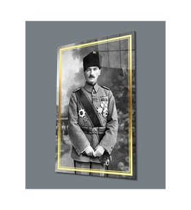 Miyrem Glasses Collection -A1^#  Gold Şerit Siyah Beyaz Üniformalı Atatürk Portesi Cam Tablo (Çok Renkli)