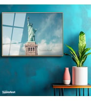 Altın Renk Metal Çerçeveli Tamperli Cam Tablo New York Özgürlük Anıtı Şehir Mimari Tablo Duvar Dekoru