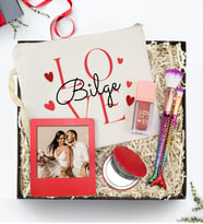 Kişiye Özel Love Baskılı Ham Bez Çanta & Kırmızı İnstagram Çerçeve & Pastel Allık & Kırmızı El Aynası & 2'li Makyaj Fırçası Hediye Seti