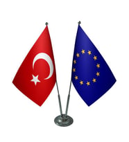 Masa Üstü Avrupa Birliği Bayrağı Türk Bayrağı İkili Krom Direk Masa Bayrak Seti