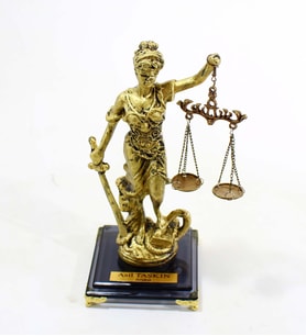 Adalet Terazisi Gold Ofis Makam Büro Hediyesi Hakim Savcı Avukat Hukuk Büro Hediyesi