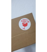 Dikkat Kırılır Yuvarlak Yapışkanlı Etiket 5x5 Cm 100 Adet