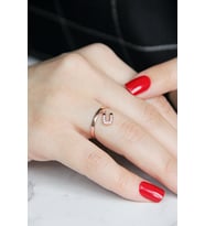 Ü Harfi Gümüş Rose Yüzük - Y022601