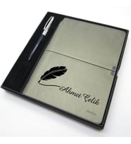 Scrikss İsme Özel Verona Defter & İsme Özel Scrikss Metal Tükenmez Kalem Seti (Öğretmenler Günü veya başka bir mesaj işlenebilir) (Karışık)