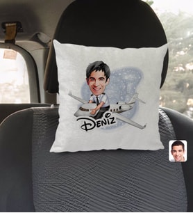 BK Gift Kişiye Özel İsimli Erkek Kaptan Pilot Karikatürlü Kare Araç Koltuk Yastığı-1
