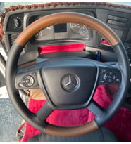 DİKİŞLİ DİREKSİYON KILIFI TABA / NOKTALI DERİ SİYAH DİKİŞLİ MERCEDES YENİ DİREKSİYON İÇİN