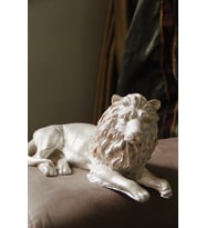 Doremcy  Polyester Döküm 1 kg Dekoratif  Yatan Aslan Biblo Beyaz