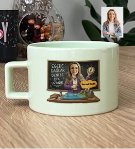 Kişiye Özel Karikatürlü Kadın Öğretmen Lüks Pastel Fincan Öğretmenler Günü Hediyesi