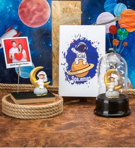 Çocuk Astronot Tasarımlı Notluk ve Led Işıklı Fanus İle Defter