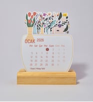 Çiçekli Masaüstü Takvimi, Ahşap Standlı 2026 Yılı Takvim 9x11 cm (Çok Renkli)