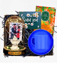 Fotoğraflı İsimli ve Işıklı Fanus & Mavi Kahve Fincanı Hediye Seti  Kişiye Özel Premium Set (Model 3)