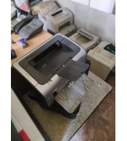 HP LAZERJET P1006 LAZER YAZICI CHIPSİZDİR ( 2, EL LAZER YAZICIDIR )