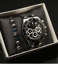 Siyah Renk Detaylı Metal Rolex Model Erkek Kol Saati & Boncuk Detaylı Örgü Bileklik