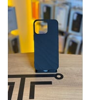 iPhone 15 Pro Max Uyumlu Kaymaz Tırtıklı Dokulu Mat Kılıf (Siyah)