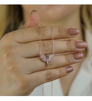 Melek Tasarımlı Beyaz Zirkon Taşlı 925 Ayar Gümüş Kadın Kolye Rose