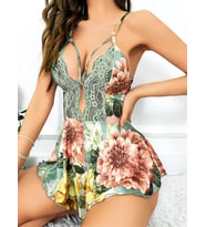 ÖzelTasarım Çiçek Desenli İnce Askılı Dantel İşlemeli Göğüs Dekolteli Mini Şortlu Babydoll (Renksiz)