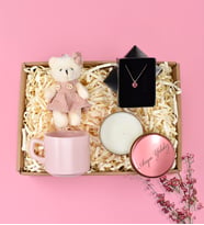 Kişiye Özel Pembe Metal Kutulu Mum& Pembe Renkli Kalp Model Zirkon Kolye& Pembe Renkli Kupa& Pembe Renkli Mini Ayıcık Anahtarlık Hediye Seti