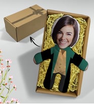 BK Gift Hediye Kutusunda Kişiye Özel Fotoğraflı Kadın Hakim Tasarımlı Bebek Yastık, Arkadaşa Hediye, Sevgiliye Hediye, Doğum Günü Hediyesi