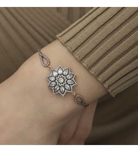 ?Gümüş Rose Çiçek Desenli Elmas Montür Bileklik