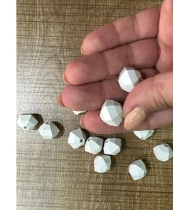1 CM 16 ADET KÖŞELİ BEYA BONCUK TAKI AKSESUARI