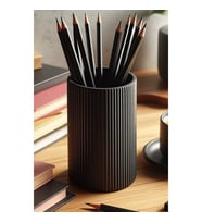 Modern Ribbed Kalemlik – Minimalist Çizgili Masaüstü Kalem Organizer