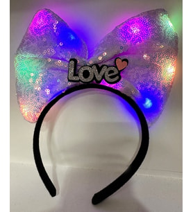 Led Işıklı 3 Farklı Fonksiyonda Yanan Gümüş Love Yazılı Lila Fiyonk Taç 20X17 cm (5343)